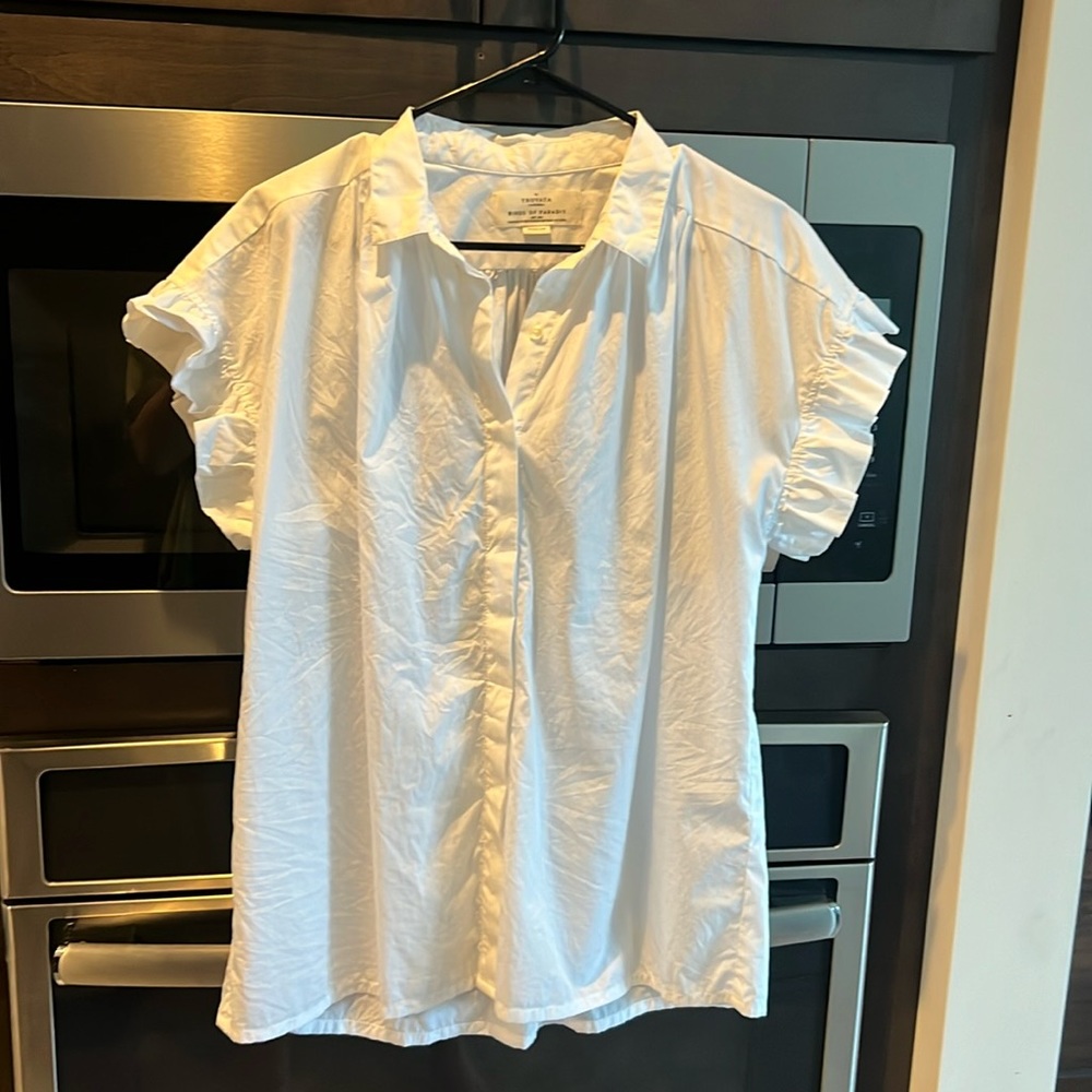 BIRDS OF PARADIS | TROVATA S/S Button-Down with Ruffle Sleeve detail
